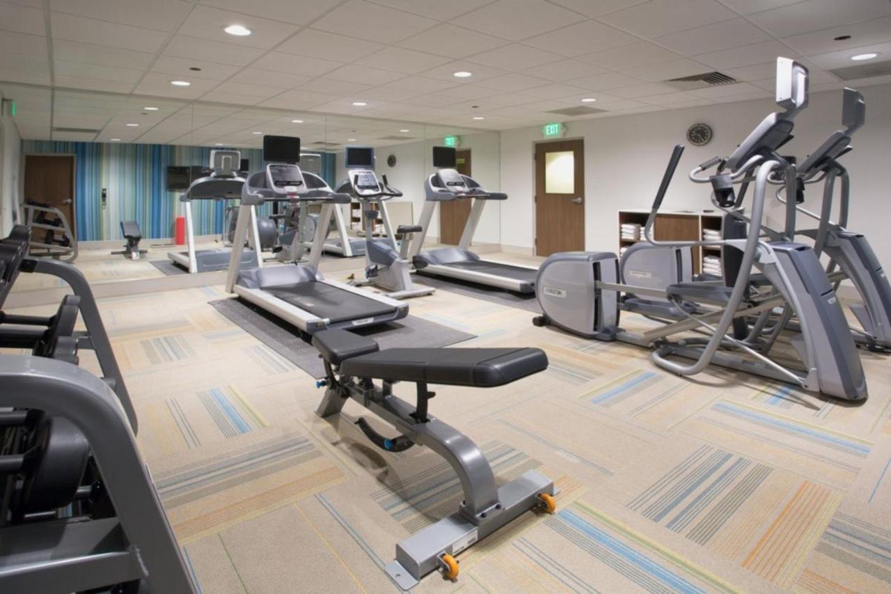 Holiday Inn Express & Suites - Dallas Market Center By Ihg Ngoại thất bức ảnh